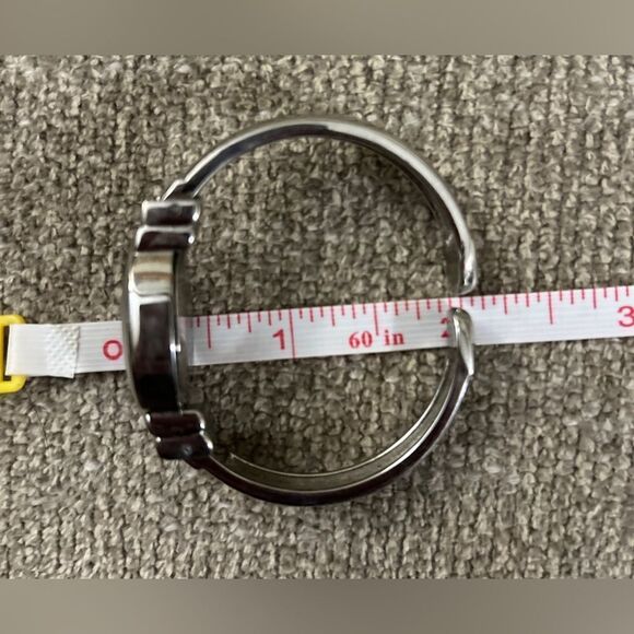 Ladies Elkon silver tone watch with spring bangle type band - Picture 9 of 11